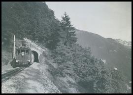 Territet: Voie de chemin de fer Montreux-Glion sous le tunnel du Funiculaire Territet-Glion