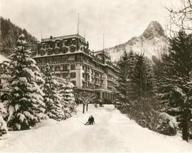 Les Avants: Grand Hôtel des Avants en hiver