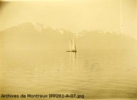 Montreux: Barque sur le Lac Léman au large de Montreux