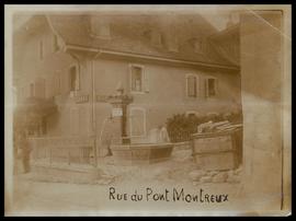 Montreux: La Maison Visinand et la fontaine de la rue du Pont